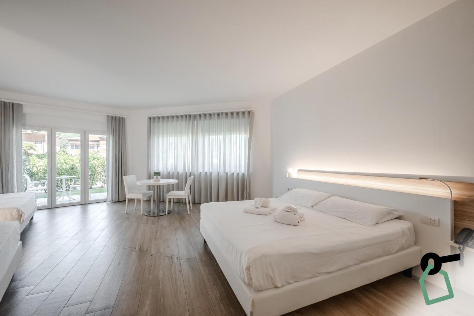 Hotiday Room Collection - Tirrenia Ngoại thất bức ảnh