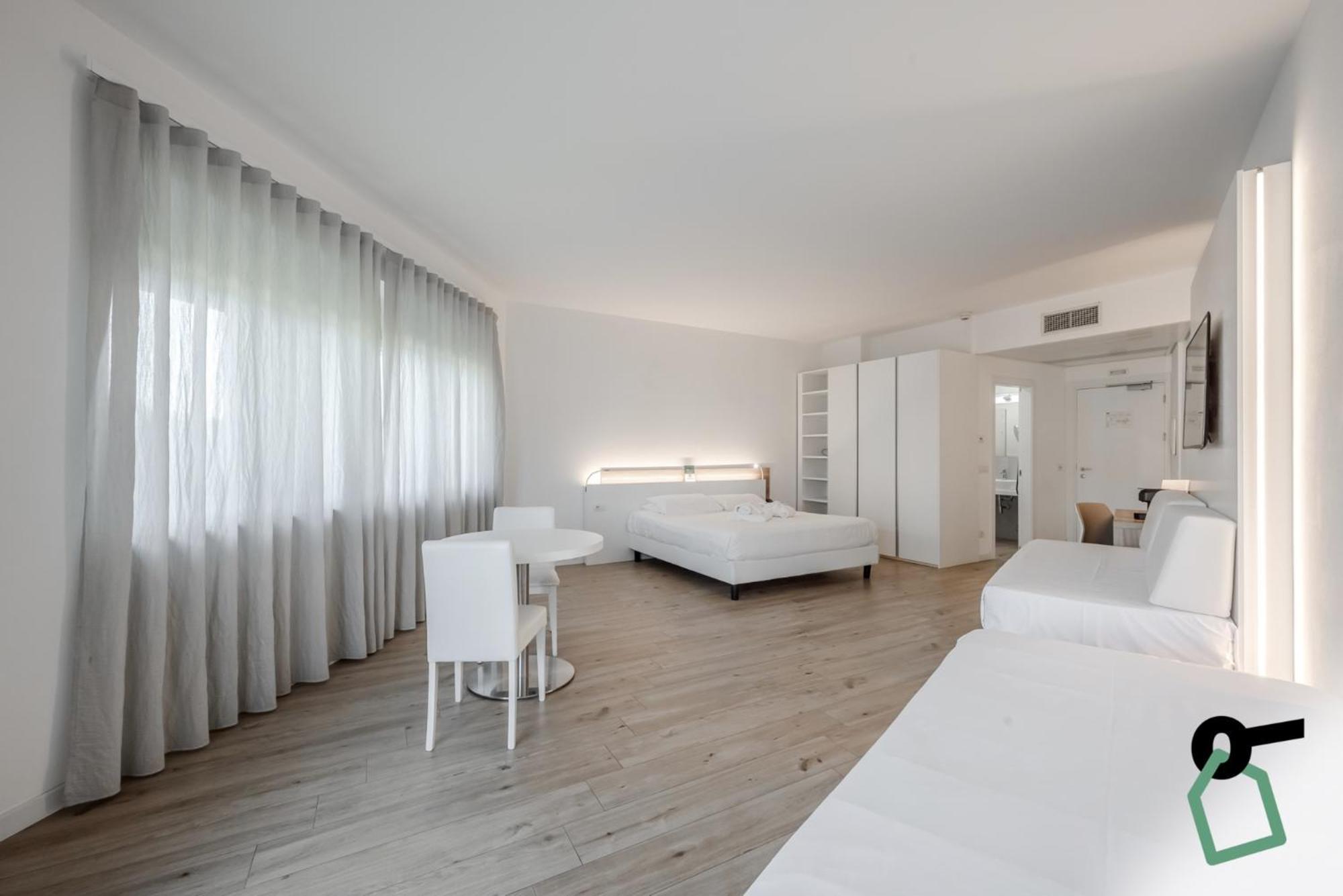 Hotiday Room Collection - Tirrenia Ngoại thất bức ảnh
