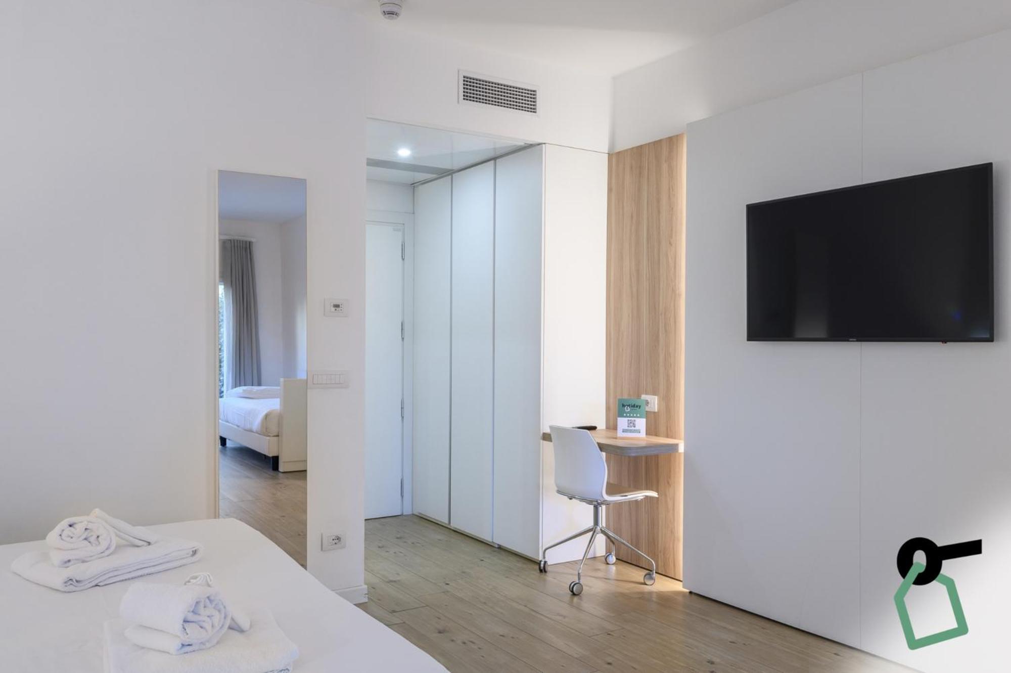 Hotiday Room Collection - Tirrenia Ngoại thất bức ảnh